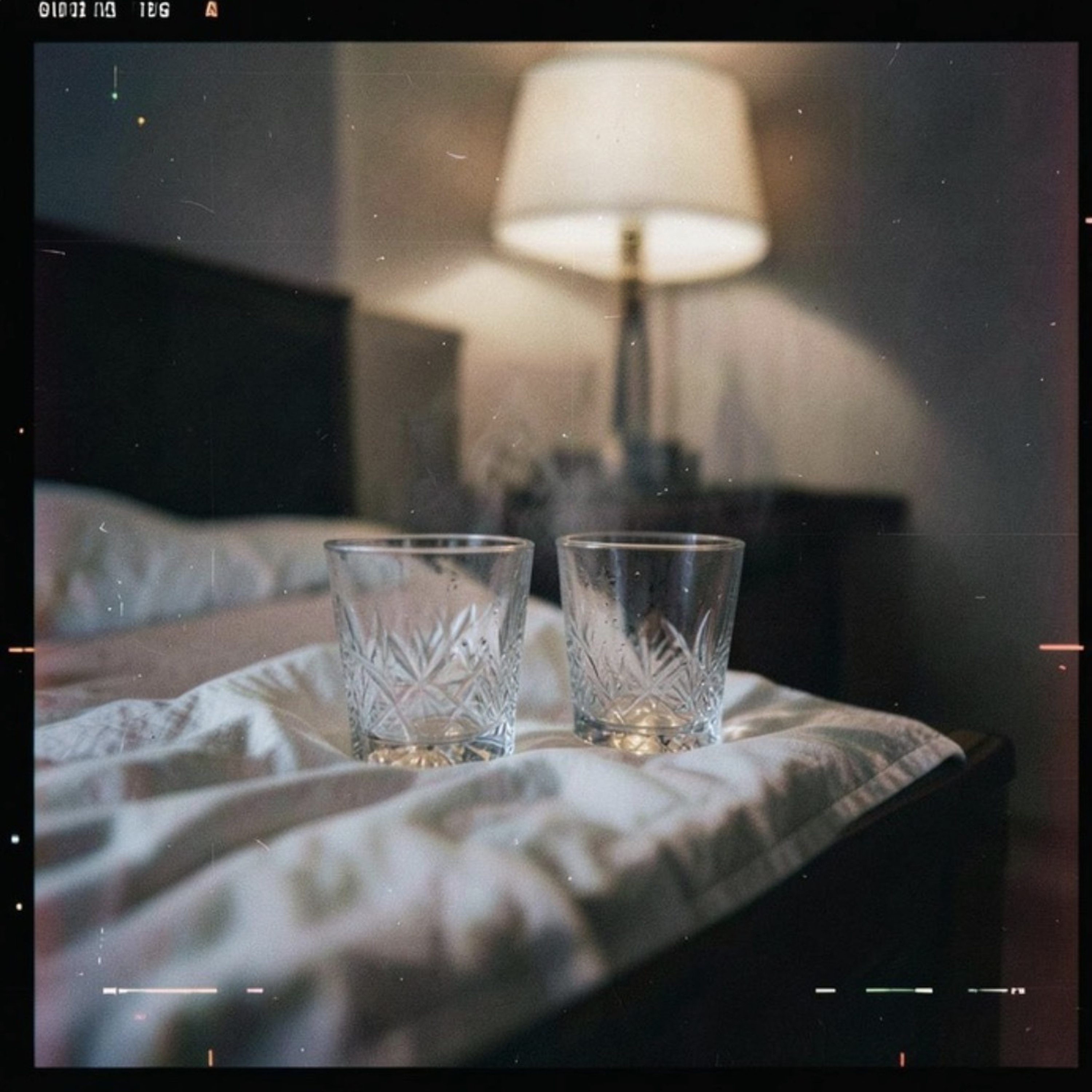 VELVET LIES — обложка