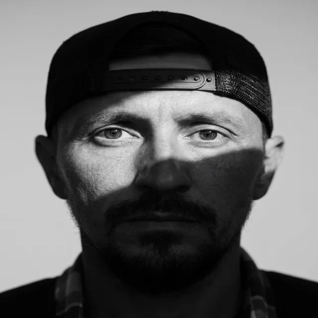 Kuro Hasu — Держим удар — обложка релиза